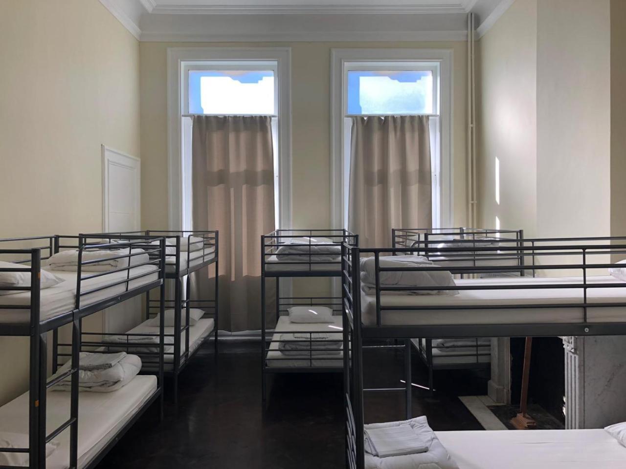 Bed 12-Bed Mixed Dormitory Room